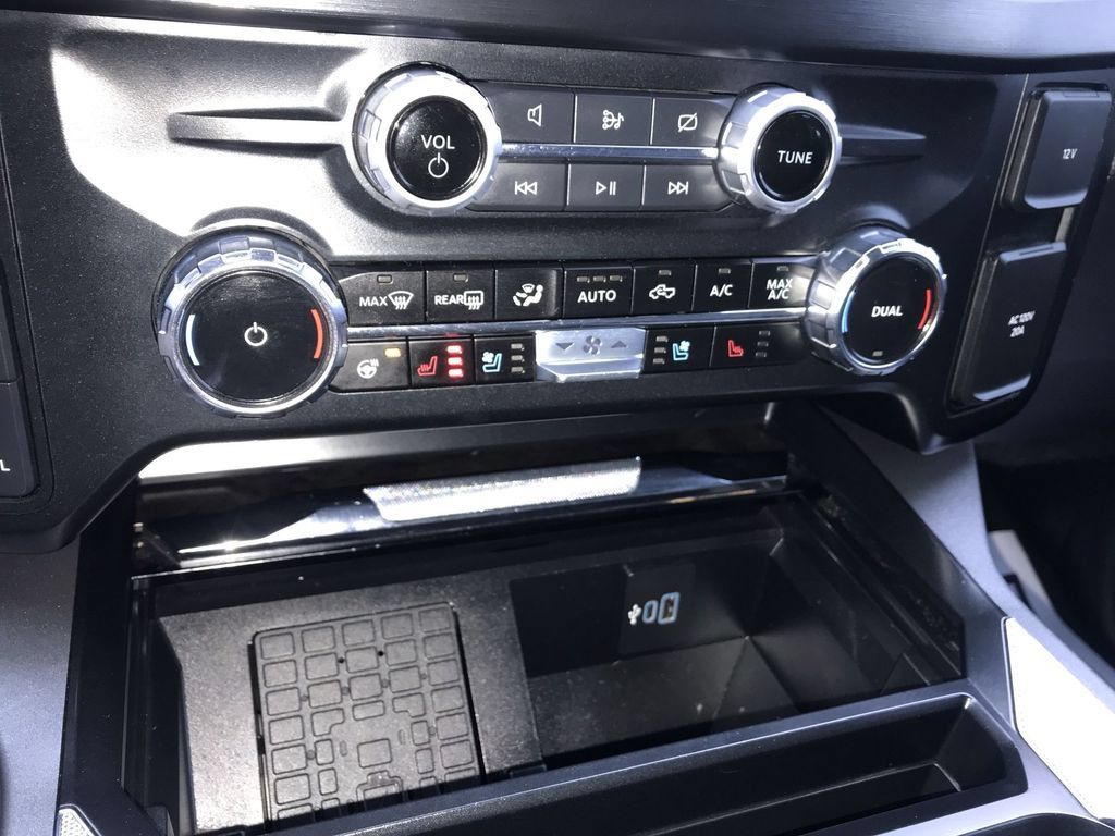 Used 2023 Ford F450 Lariat w/ FX4 Off-Road Package AWD/4WD image 19
