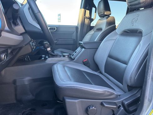 Used 2024 Ford Bronco Black Diamond image 6
