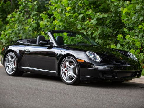 Used 2005 Porsche 911 Carrera S image 4