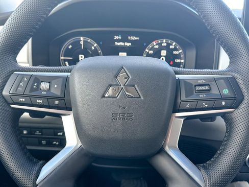 New 2025 Mitsubishi Outlander SEL image 46