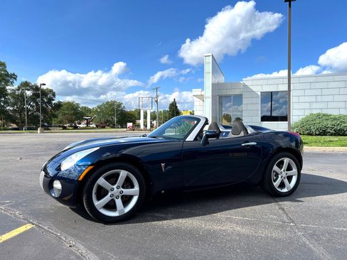 Used 2006 Pontiac Solstice Convertible w/ Power Package image 1