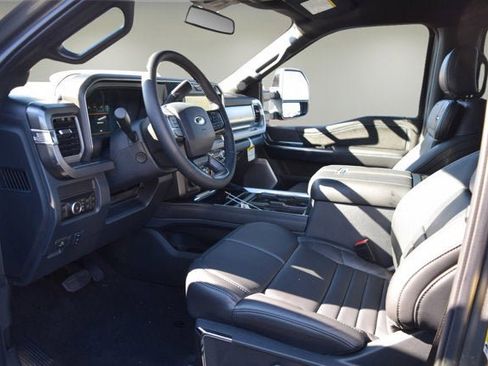 New 2025 Ford F250 Platinum image 5