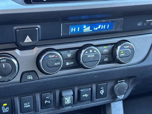 Certified 2022 Toyota Tacoma TRD Off-Road w/ Technology Package image 19