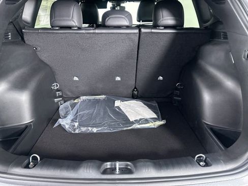 New 2026 Jeep Compass Latitude image 8