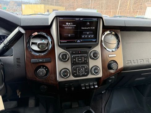 Used 2015 Ford F250 Lariat w/ Lariat Ultimate Package AWD/4WD image 10
