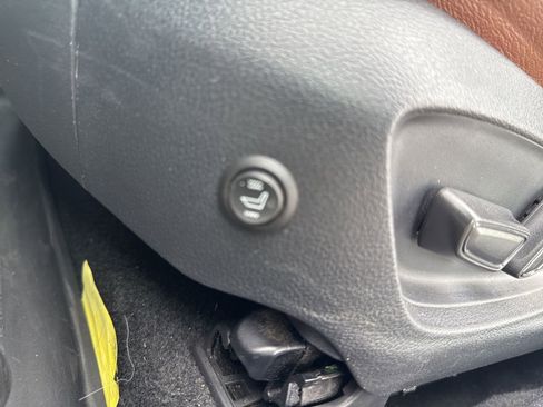 Used 2024 Toyota Camry SE image 12