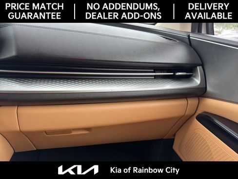 Used 2022 Kia Carnival LX image 25