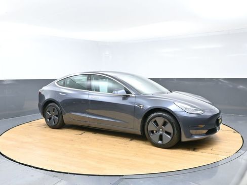 Used 2019 Tesla Model 3 Standard Range image 5