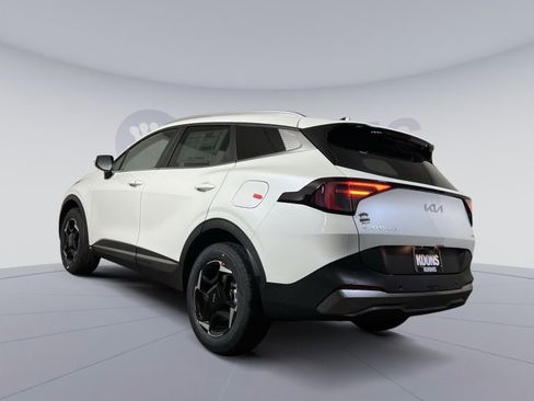 New 2026 Kia Sportage EX AWD/4WD image 4