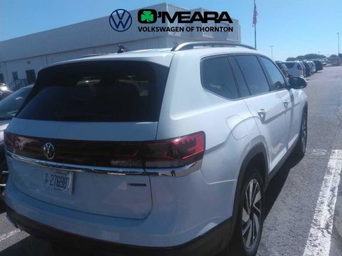 Used 2025 Volkswagen Atlas SE AWD/4WD image 3