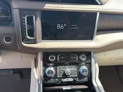 Used 2023 GMC Yukon Denali image 15