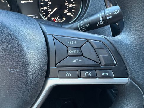 Used 2017 Nissan Rogue S image 23