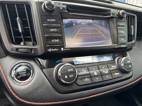 Used 2017 Toyota RAV4 SE image 35