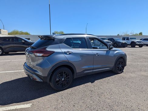 Used 2021 Nissan Kicks SR image 4