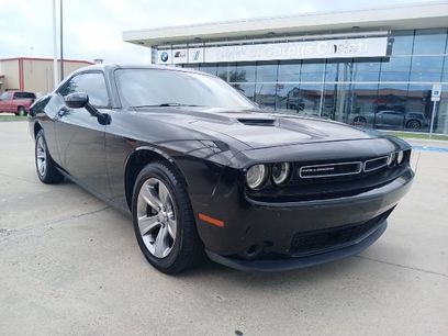 Used 2016 Dodge Challenger SXT