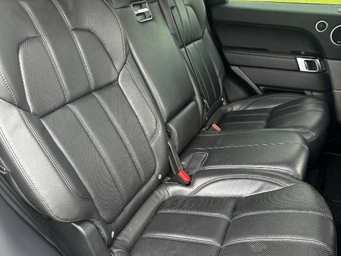 Used 2016 Land Rover Range Rover Sport SE image 12