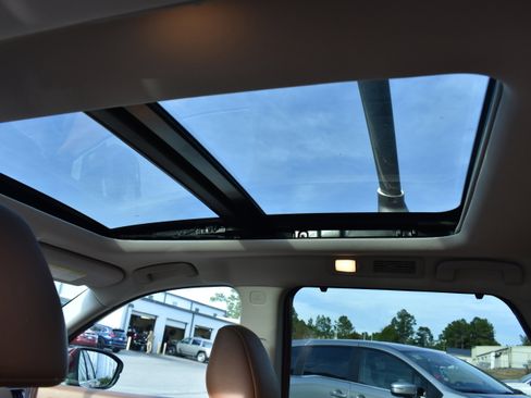 Used 2022 Nissan Pathfinder Platinum w/ Cargo Package image 31