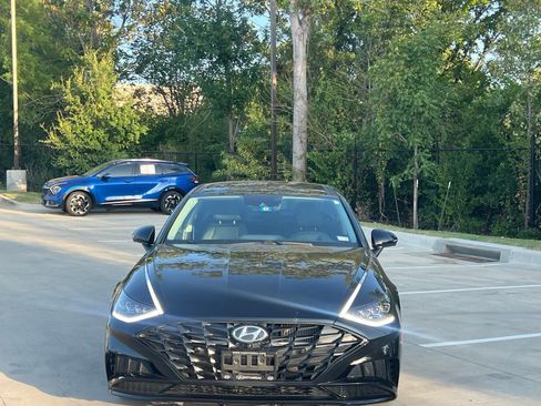Used 2021 Hyundai Sonata Limited FWD image 2