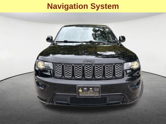 Used 2018 Jeep Grand Cherokee Altitude AWD/4WD image 4