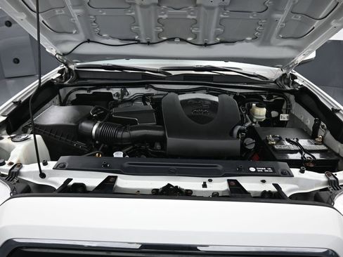 Used 2017 Toyota Tacoma SR5 w/ Tow Package image 46