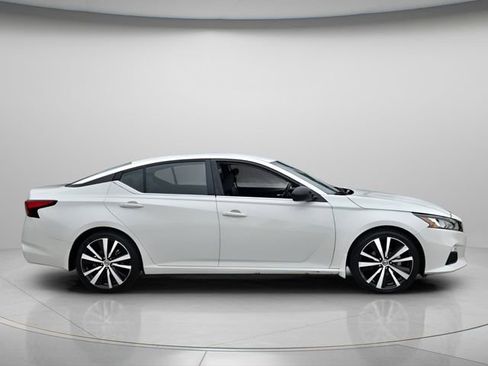 Used 2022 Nissan Altima 2.5 SR FWD image 5