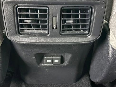 Used 2025 Toyota RAV4 XLE FWD image 10