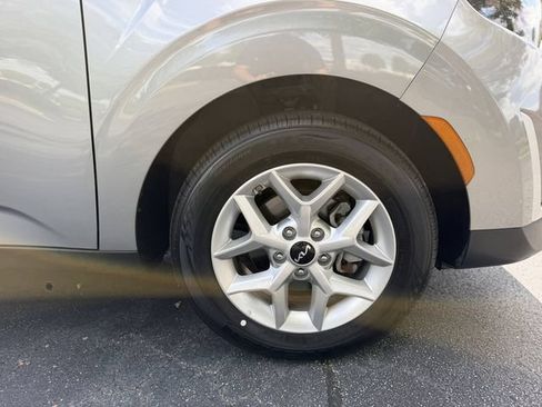 Used 2025 Kia Soul LX w/ LX Technology Package FWD image 33