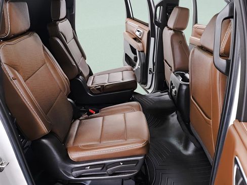 Used 2022 Chevrolet Suburban High Country AWD/4WD image 30