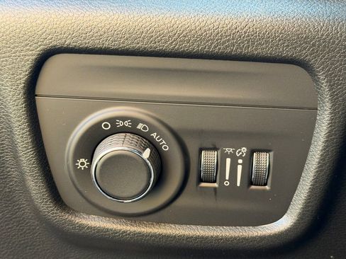 New 2025 Jeep Grand Cherokee L Laredo AWD/4WD image 23