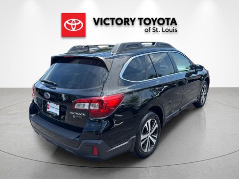 Used 2018 Subaru Outback 2.5i Limited w/ Popular Package #2 AWD/4WD image 3