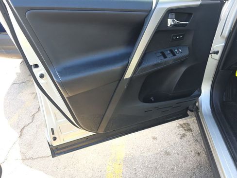 Used 2013 Toyota RAV4 Limited image 10