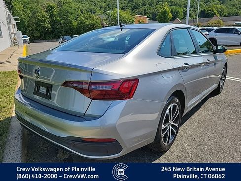 Used 2024 Volkswagen Jetta Sport FWD image 3