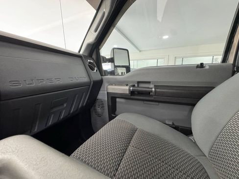Used 2015 Ford F250 XLT w/ FX4 Off-Road Package AWD/4WD image 27