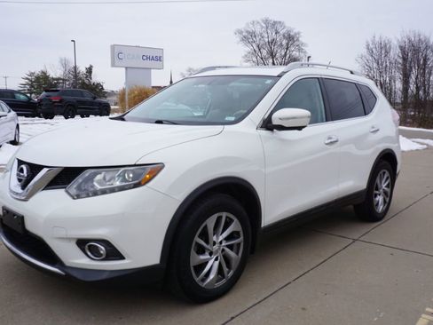 Used 2014 Nissan Rogue SL w/ SL Premium Package image 2