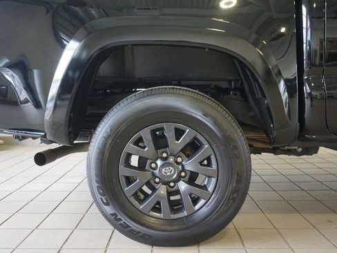 Certified 2023 Toyota Tacoma SR5 AWD/4WD image 31