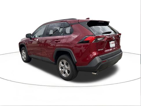 Used 2022 Toyota RAV4 XLE image 5