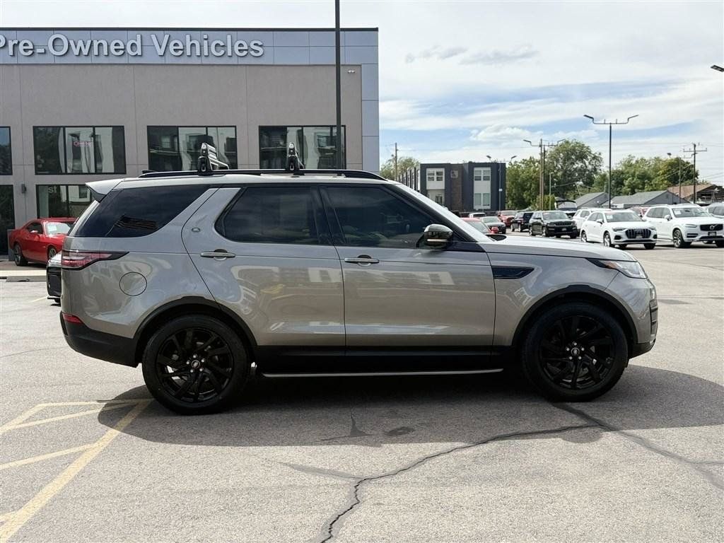 Used 2018 Land Rover Discovery HSE AWD/4WD image 8