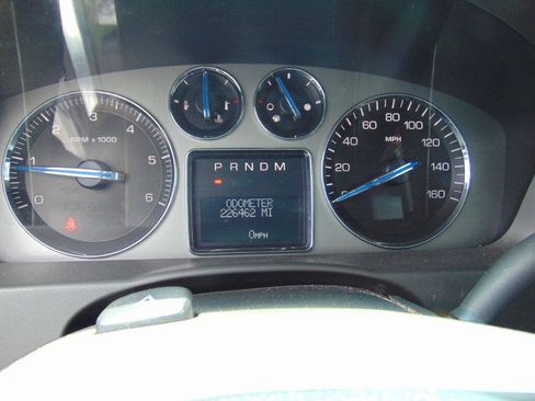 Used 2007 Cadillac Escalade EXT w/ Information Package AWD/4WD image 9