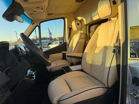 Used 2019 Mercedes-Benz Sprinter 170 image 10