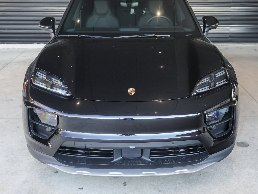 Certified 2026 Porsche Macan Electric RWD image 11