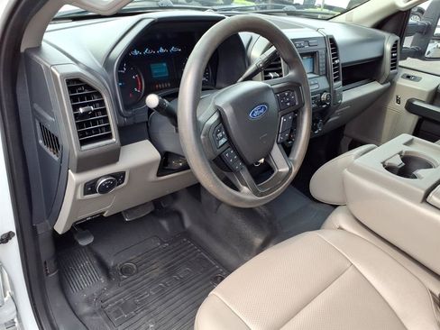 Used 2022 Ford F250 XL w/ Power Equipment Group AWD/4WD image 17