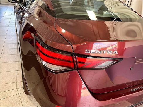Used 2021 Nissan Sentra SV FWD image 33