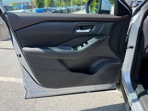 Certified 2023 Nissan Rogue SV w/ SV Premium B Package AWD/4WD image 16