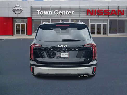 Used 2024 Kia Telluride S w/ S Sunroof Package FWD image 6