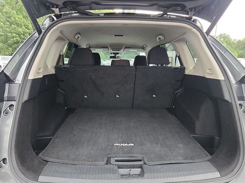 Used 2024 Nissan Rogue SV FWD image 25