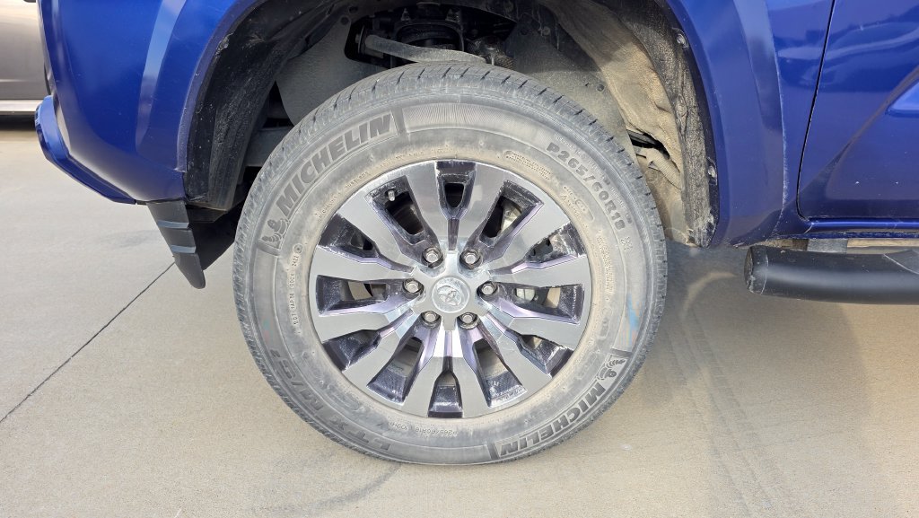 Used 2022 Toyota Tacoma Limited AWD/4WD image 10