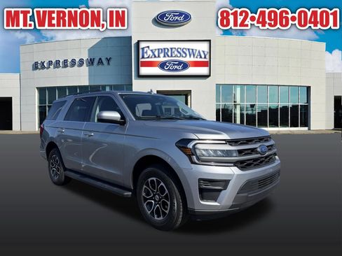 Used 2024 Ford Expedition XLT AWD/4WD image 5