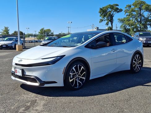 Certified 2024 Toyota Prius Prime image 3