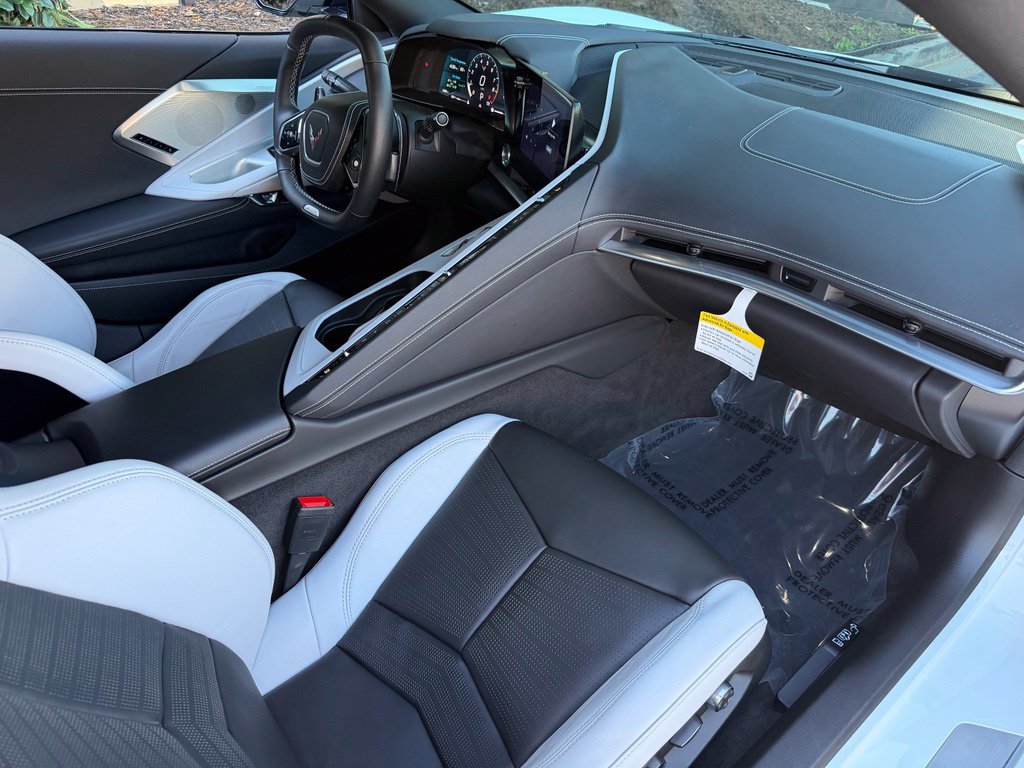 Used 2025 Chevrolet Corvette Z06 RWD image 29