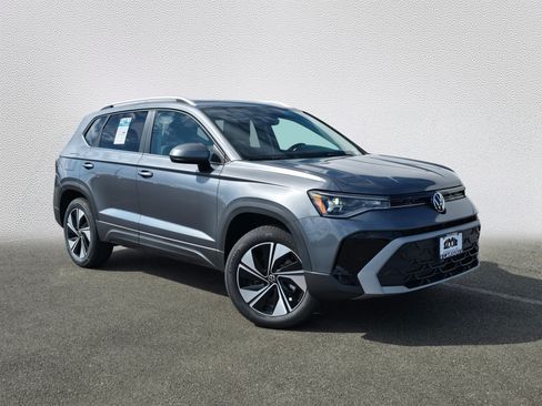 New 2026 Volkswagen Taos SE AWD/4WD image 1